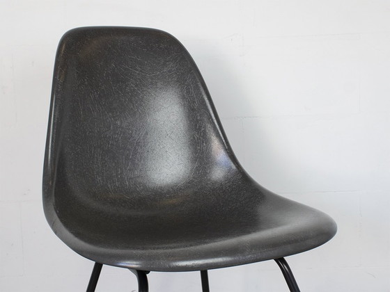 Image 1 of 2X Vitra Dsx Glasfiber Design Charles Eames