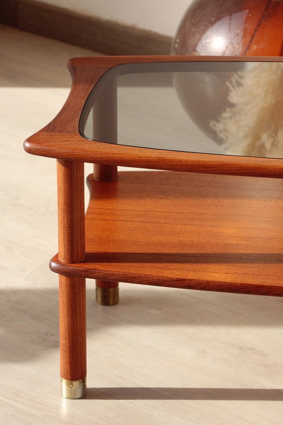 Image 1 of Tavolino vintage G Plan - E Gomme - in teak e vetro fumé
