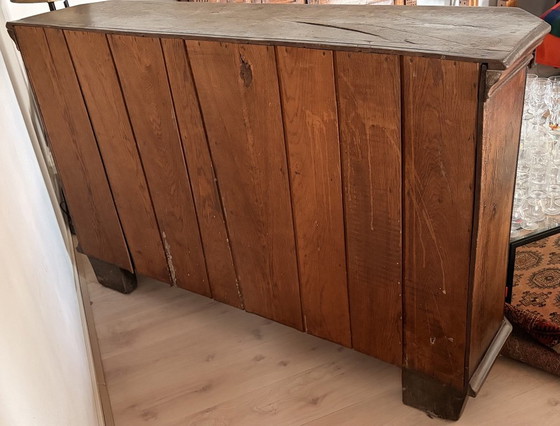 Antiker Eichenschrank aus dem frühen 18. Jahrhundert – Sideboard, Wood (photo 4 of 5)