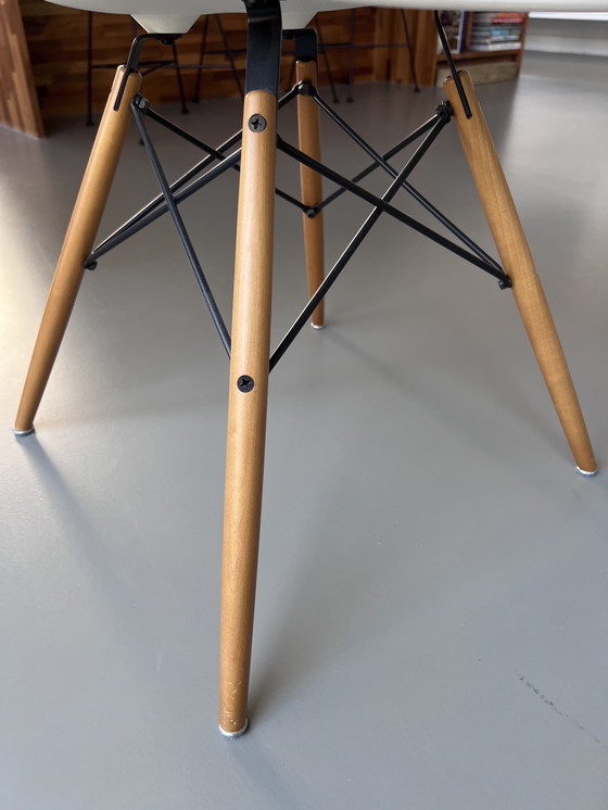 Image 1 of 2x Eames Daw stoelen wit