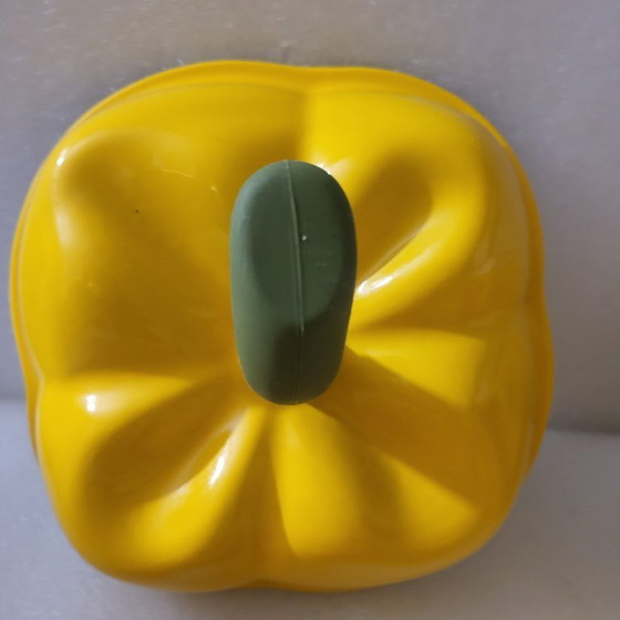 Image 1 of Enamelled cast iron casserole dish, yellow bell pepper