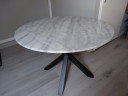 Design eettafel rond marmer blad 110cm | zwart onderstel