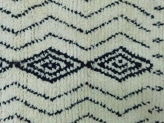 Alfombra marroquí artesanal decorada 250cm x 150cm – Wool, Modern (photo 6 of 11)