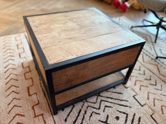 Image 1 of Industriële houten salontafel