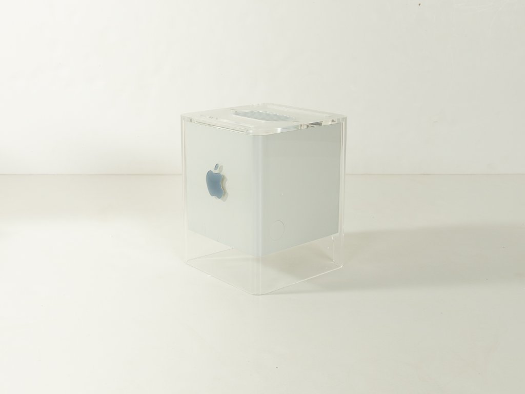 Apple G4 Cube + Studio Display 17インチ Power Mac G4 Cube & 17