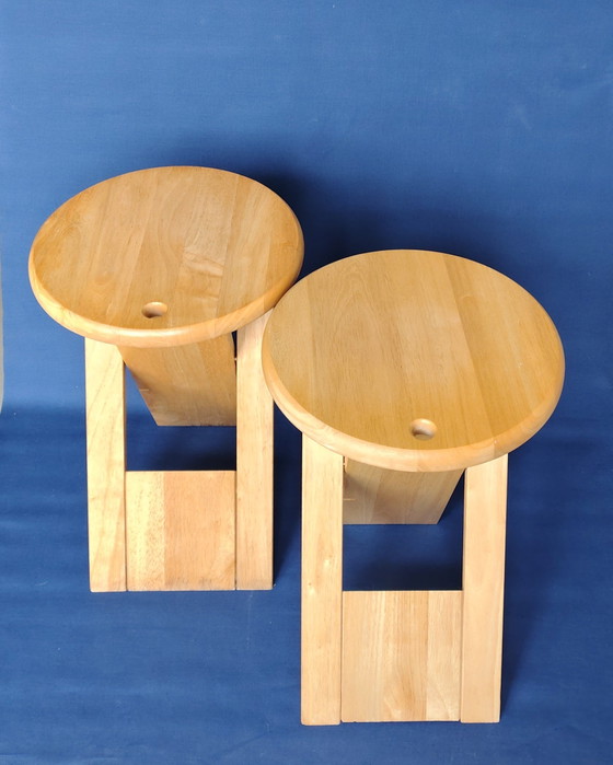 2 Vintage Stools – Wood (photo 3 of 14)