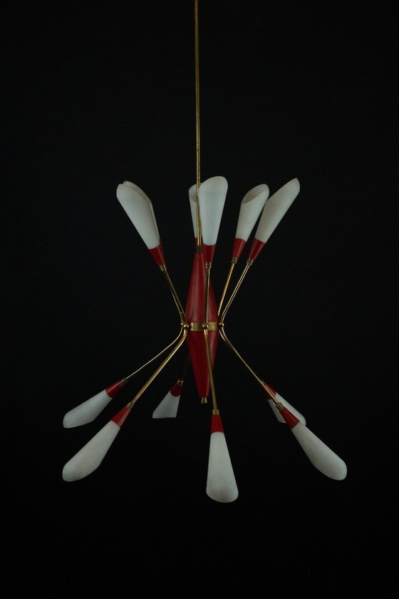 Image 1 of Araña de 12 luces de mediados de siglo a la manera de Stilnovo. Italia años 50