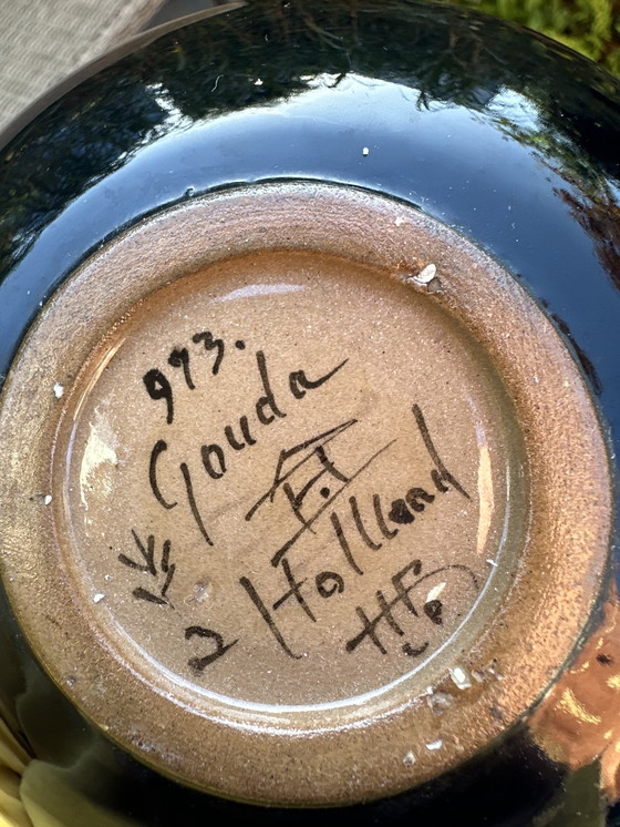 Image 1 of Plateel Gouda vaas zuid Holland 1920 floraal decor