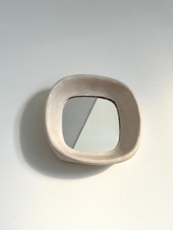Image 1 of Franse hedendaagse keramische spiegel, "Oeuf" van Renzo Maar