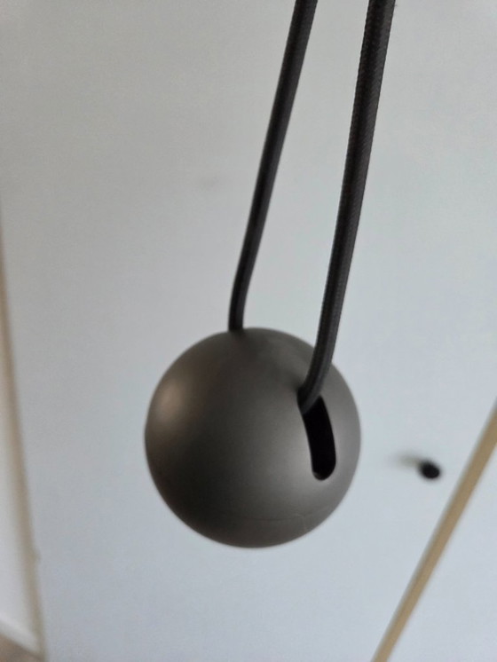 Image 1 of Lámpara colgante Lod de Ferm Living, hierro con acabado en negro