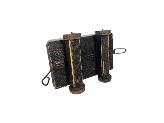 Image 1 of Jouets anciens - Locomotive et 2 wagons - Art populaire - Bois - Circa 1940