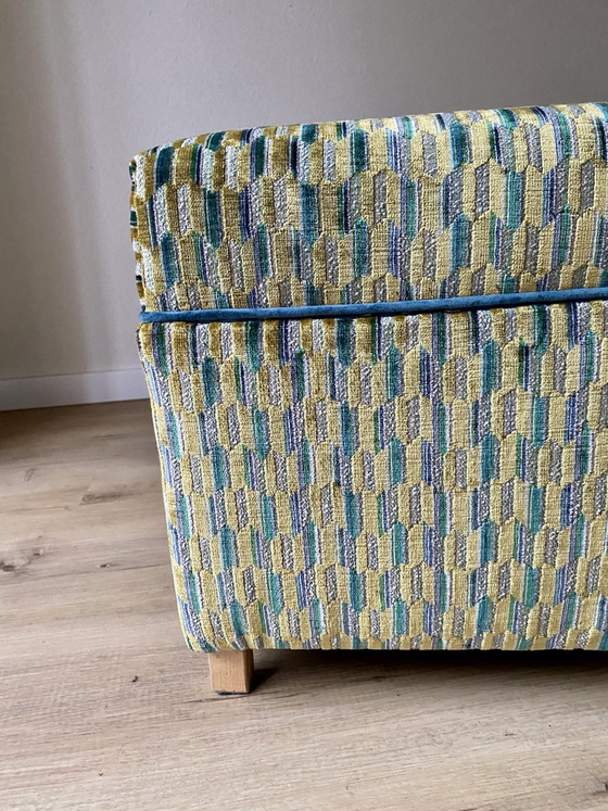 Pouf unico riciclato, velluto con motivo grafico, Ikea, Poggiapiedi e pouf, Legno, Multicolore (foto 8 di 10)