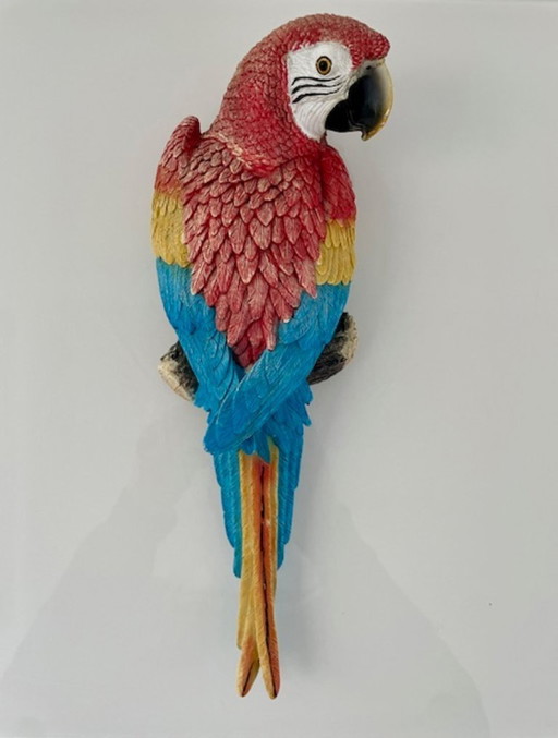 Wandsculptuur rode ara papegaai kleurrijk design