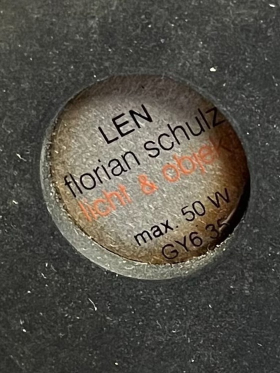 Image 1 of Flexible Leselampe (Len) Design Florian Schulz, Ein-/Ausschalten und Dimmen durch Berühren des Metalls.