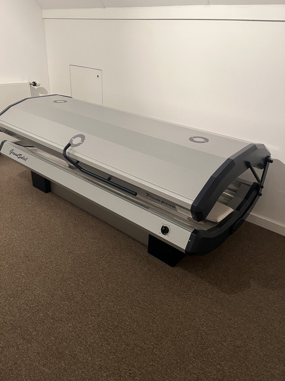 Image 1 of Sunbed in excellent condition, see photos.