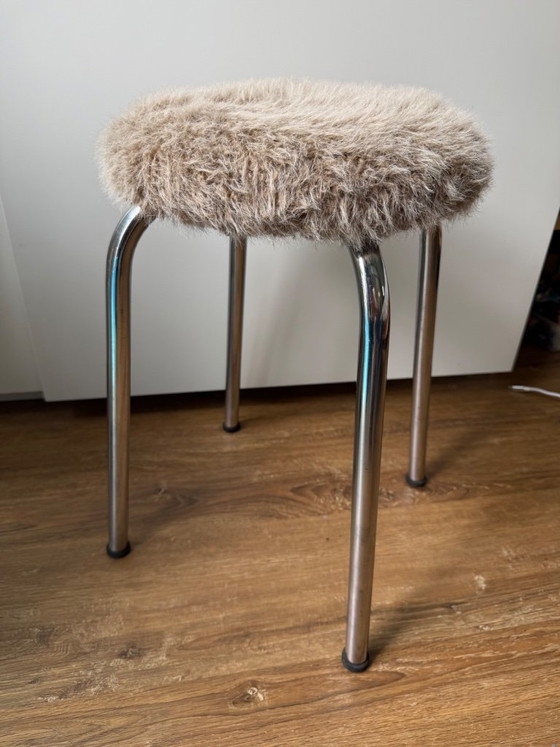 Image 1 of Sgabello vintage cromato con pelliccia sintetica