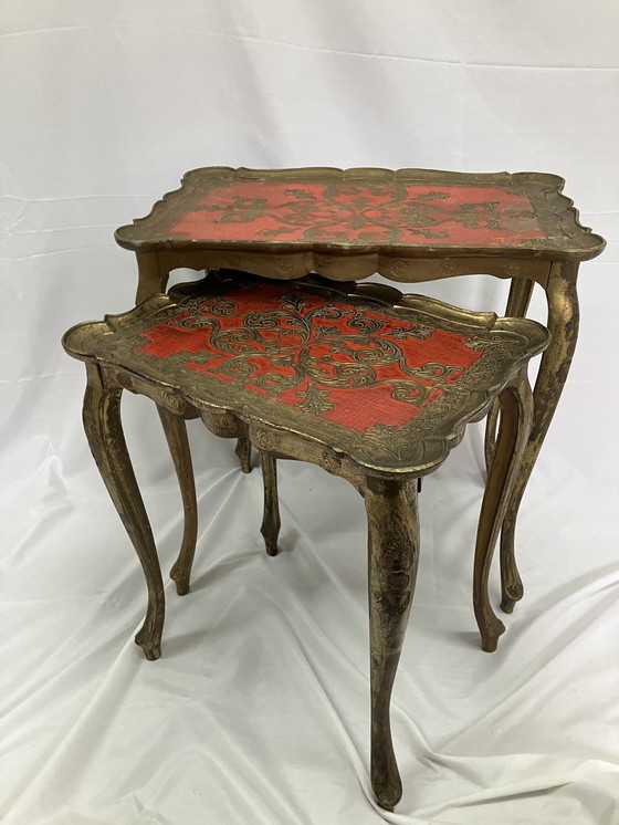 Image 1 of Ensemble vintage de 2 tables d'appoint florentines italiennes