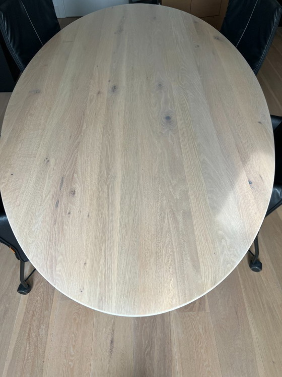 Image 1 of Eettafel Oval van Bert Plantagie-eiken white wash