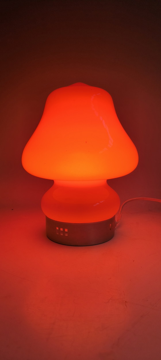Image 1 of Lampe de table vintage en verre orange de style Murano, évoquant l'ère spatiale