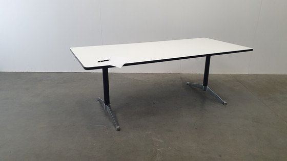 Image 1 of Table design Eames Vitra Herman Miller blanc xl
