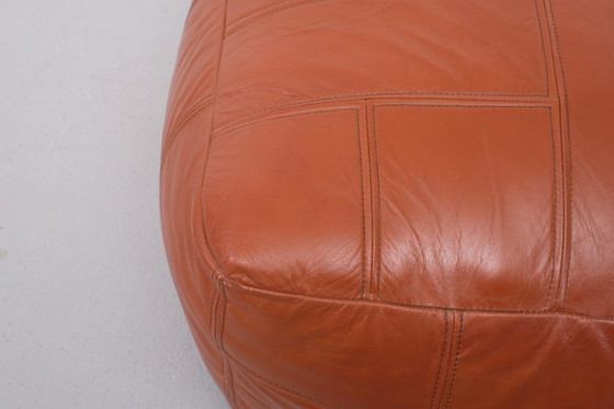 Vintage De Sede Cognac Leather Pouf 1970s – Footstools & poufs (photo 6 of 6)