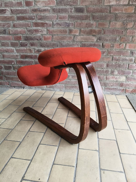 Extremely rare Vintage Stokke Aerobic Balans (Peter Opsvik) – Kvadrat Hallingdal – Stools, Wool, Wood (photo 4 of 15)
