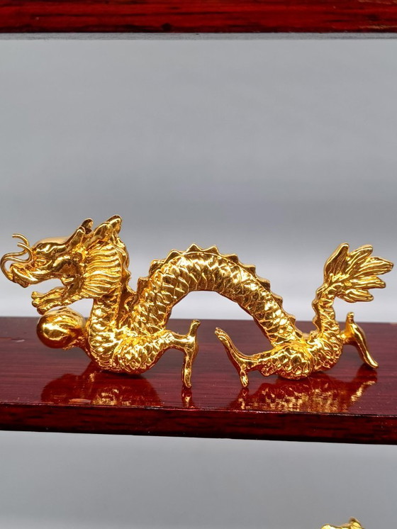 Image 1 of Vitrina con el signo del zodiaco chino estampado (chapado en oro de 24 quilates)