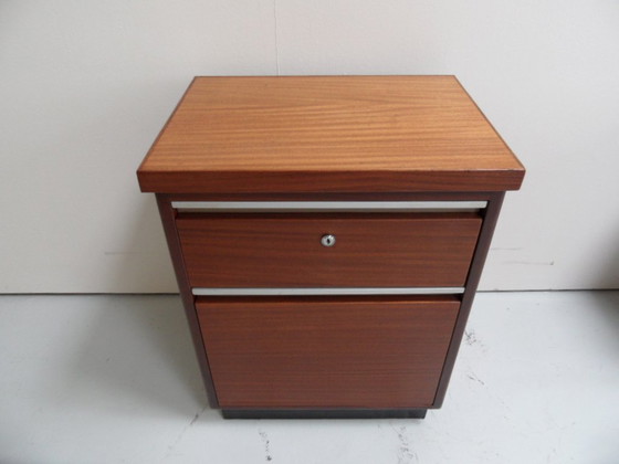 Mid Century Set Van 2 Mahoniehouten Ladekasten – Wood (photo 11 of 12)