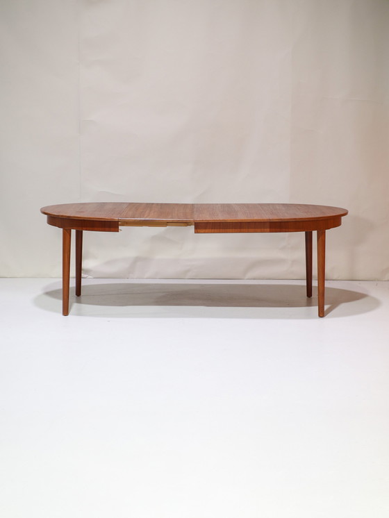 Image 1 of Table à manger ronde extensible Teck Vintage Danois