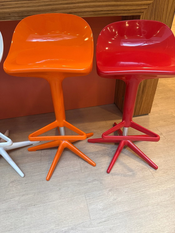 Kantell spoon barkrukken, Kartell, Kunststof, Meerdere kleuren (foto 3 van 5)