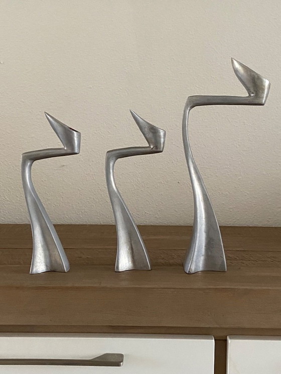 Image 1 of 3 grands chandeliers SWAN de Matthew Hilton Design