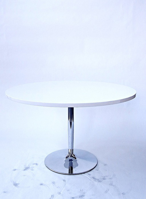 Tavolo da pranzo rotondo con piano bianco lucido su struttura Tulip in cromo, 120 cm (non Saarinen/Knoll)