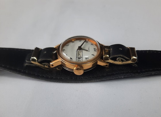 Image 1 of Vintage Timex Dameshorloge – Charmante 1970s Klassieker – Loopt Perfect!