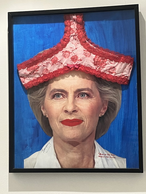 Mischtechnik – „Ursula von der Leyen“ – Musée dus Slip – – Jan Bucquoy – 2020