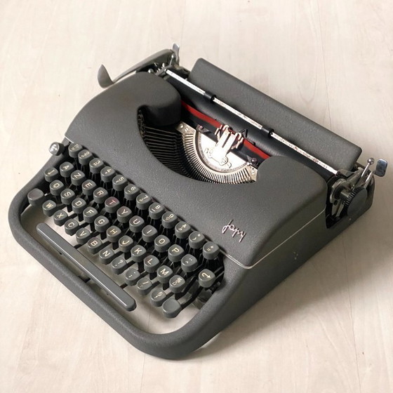 Image 1 of Máquina de escribir Japy antigua de los años 70