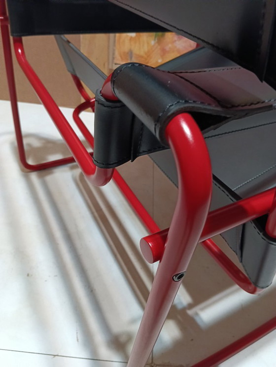 Image 1 of Bolso Knoll Wassily B3 rojo mate, nuevo-usado, en piel negra, de Marcel Breuer.