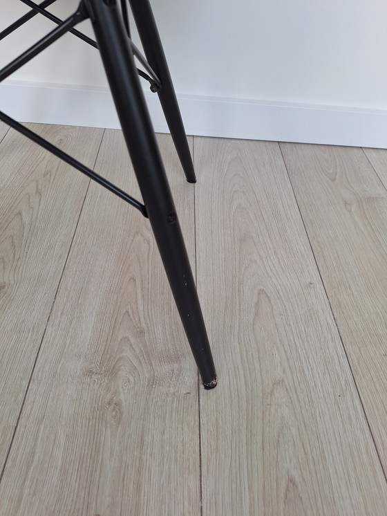 Image 1 of 2x Vitra Eames DSW negro con base negra