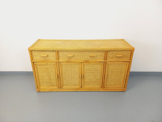Image 1 of Vintage dressoir/opbergmeubel van rotan en gevlochten rotan uit de jaren 70.
