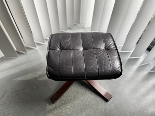 Ottoman vintage en cuir marron avec base en bois Unico Denmark