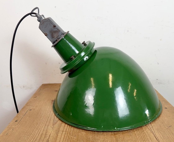 Image 1 of Grote industriële Britse groene emaille fabriekshanglamp van Benjamin, jaren 60
