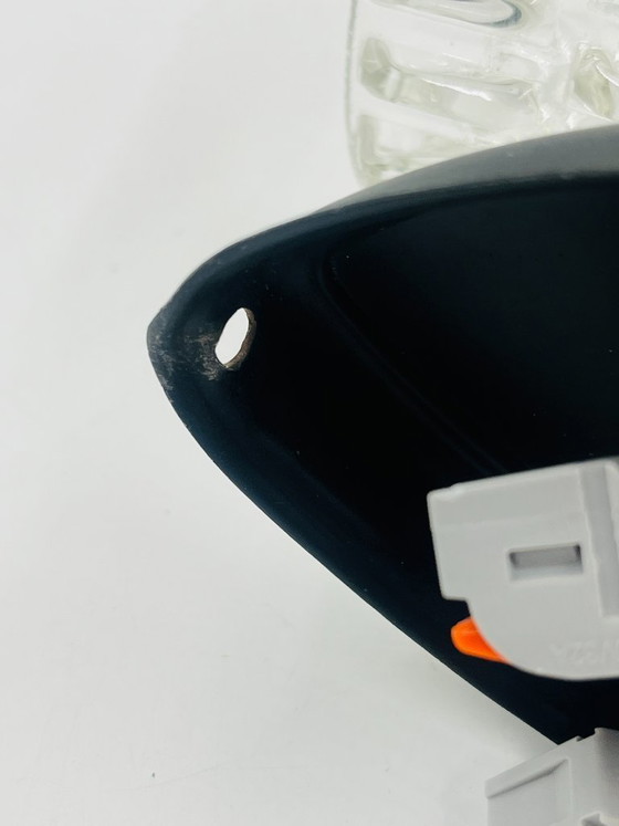 Image 1 of Een paar vintage wandlampen van getextureerd glas en messing, toegeschreven aan Maison Arlus.