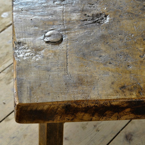 Image 1 of Table basse en chêne, vers 1930