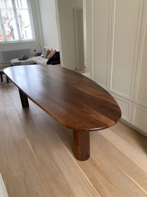 Organische tafel massief walnoot