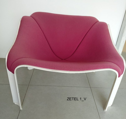 Set of 2 Artifort F300 Bucket Seats – Pierre Paulin – Original Fuchsia Upholstery – kuipstoelen, Polyester (photo 2 of 18)