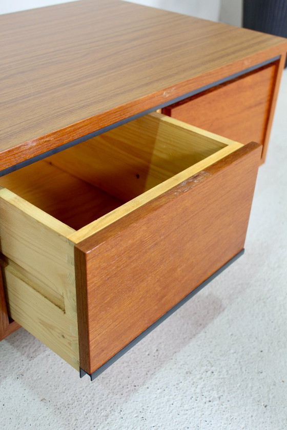 Image 1 of Ensemble vintage d'armoires suspendues