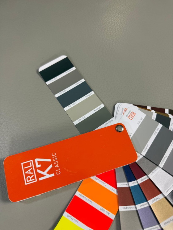 Image 1 of Divano letto Chaise Longue in Pelle Grigia Brühl Roro Small Designer