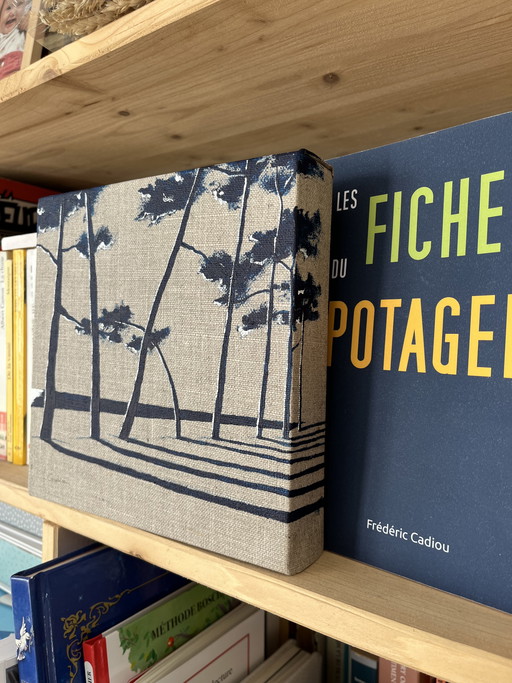 Acrylique sur châssis en lin naturel 3D. 
Format 20x20cm. 