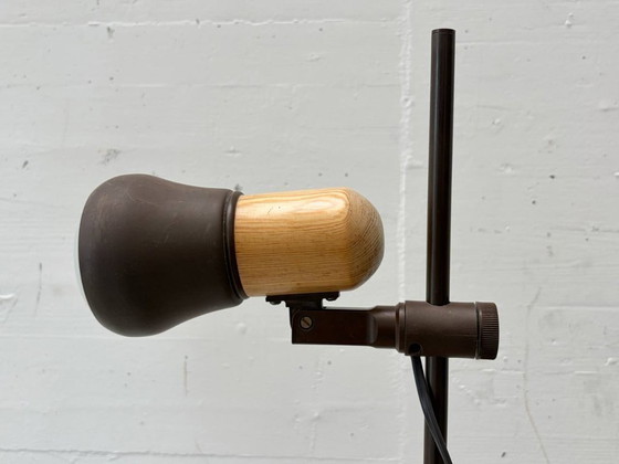 Image 1 of Lampe de table composée d'éléments en métal et en bois, années 1970
