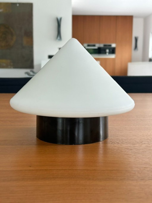 Plafondlamp van Nederlands fabrikaat
