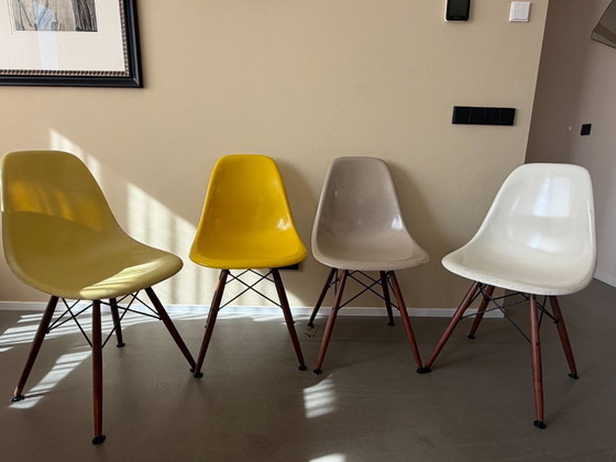 Image 1 of Set of 4 Vintage Eames Fiberglass Side Chairs (DSW)